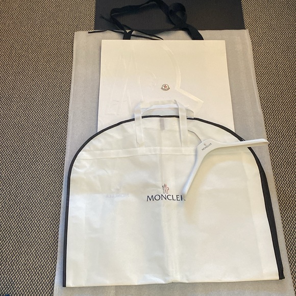 New MONCLER shopping bag, hanging garment bag and hanger Authentic 💯 - Picture 7 of 11